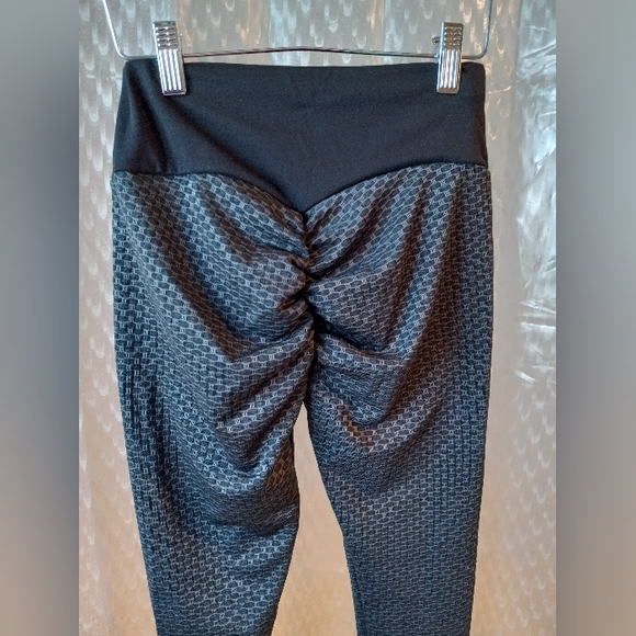 Women's Size S Booty Enhancing Tik-Tok Honeycomb Leggings Gray/Black - Picture 2 of 4